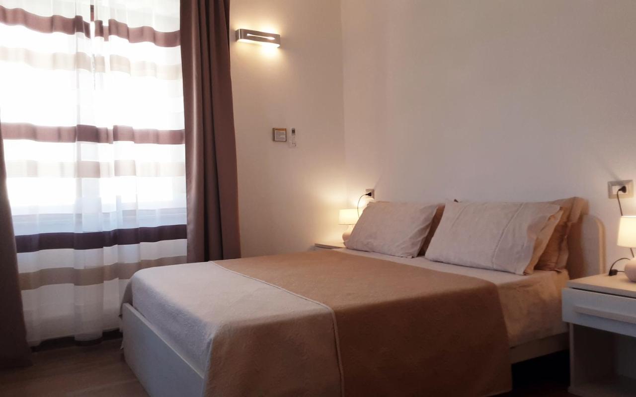 Al Pez Exclusive Rooms ออลเบีย ภายนอก รูปภาพ