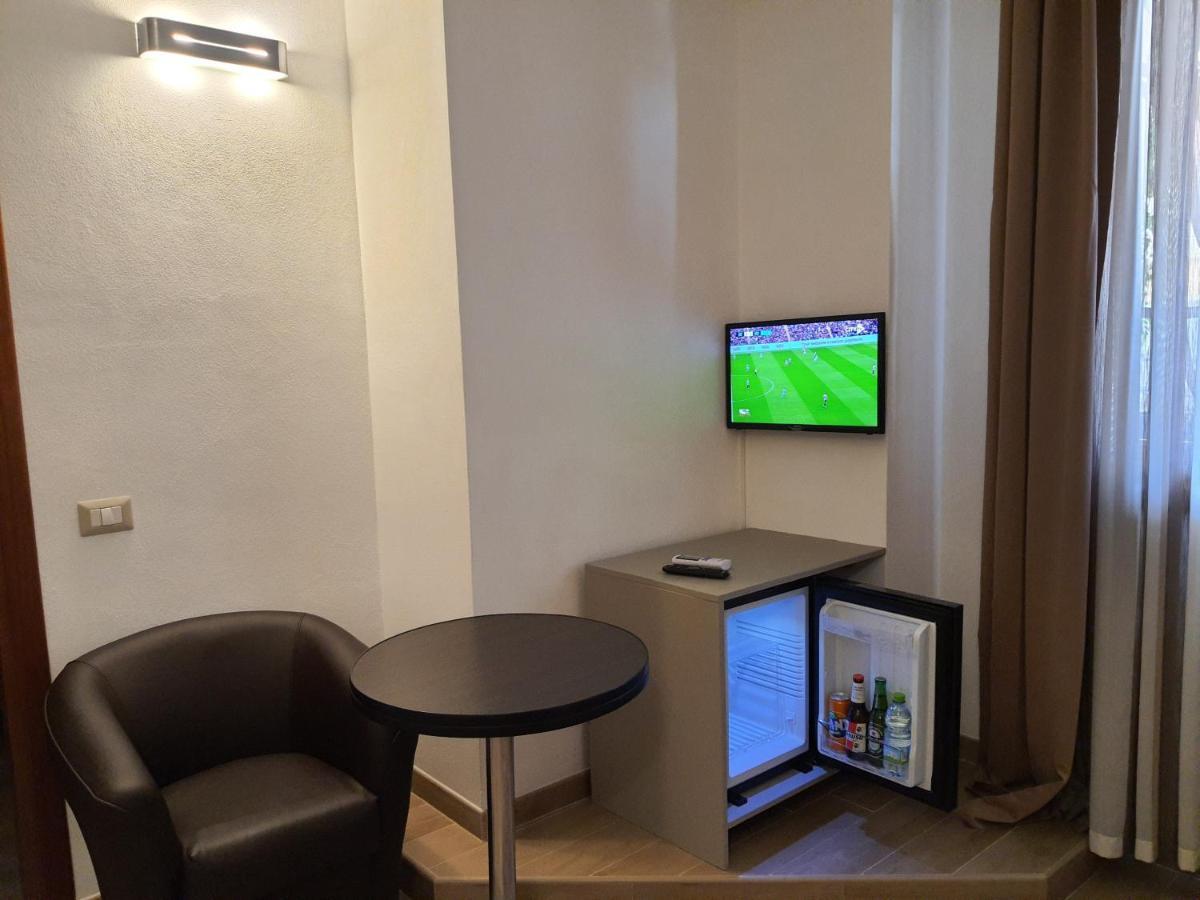 Al Pez Exclusive Rooms ออลเบีย ภายนอก รูปภาพ