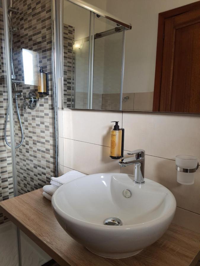 Al Pez Exclusive Rooms ออลเบีย ภายนอก รูปภาพ